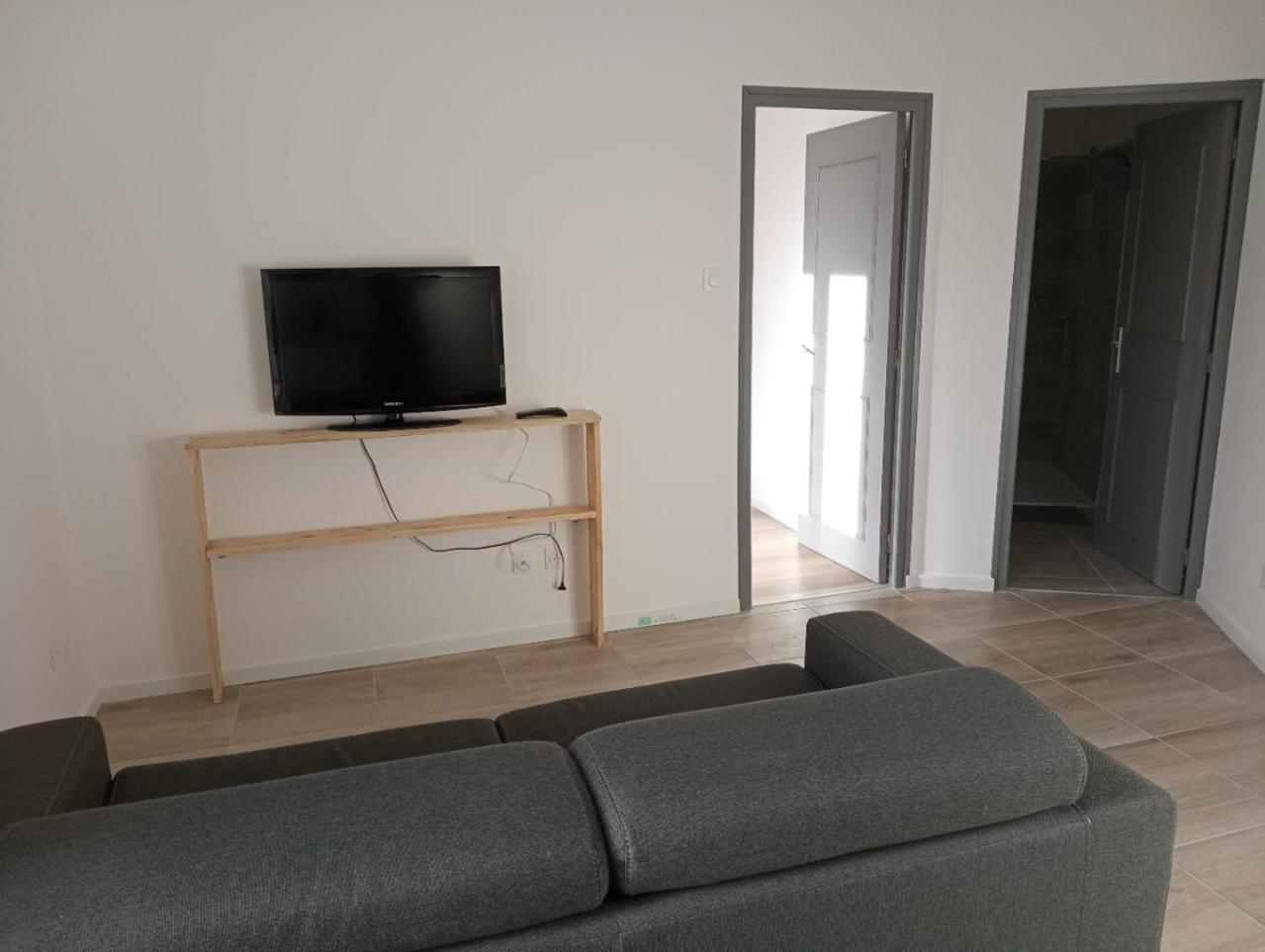 Appart Proche Toutes Commodites Souvigny Exteriör bild