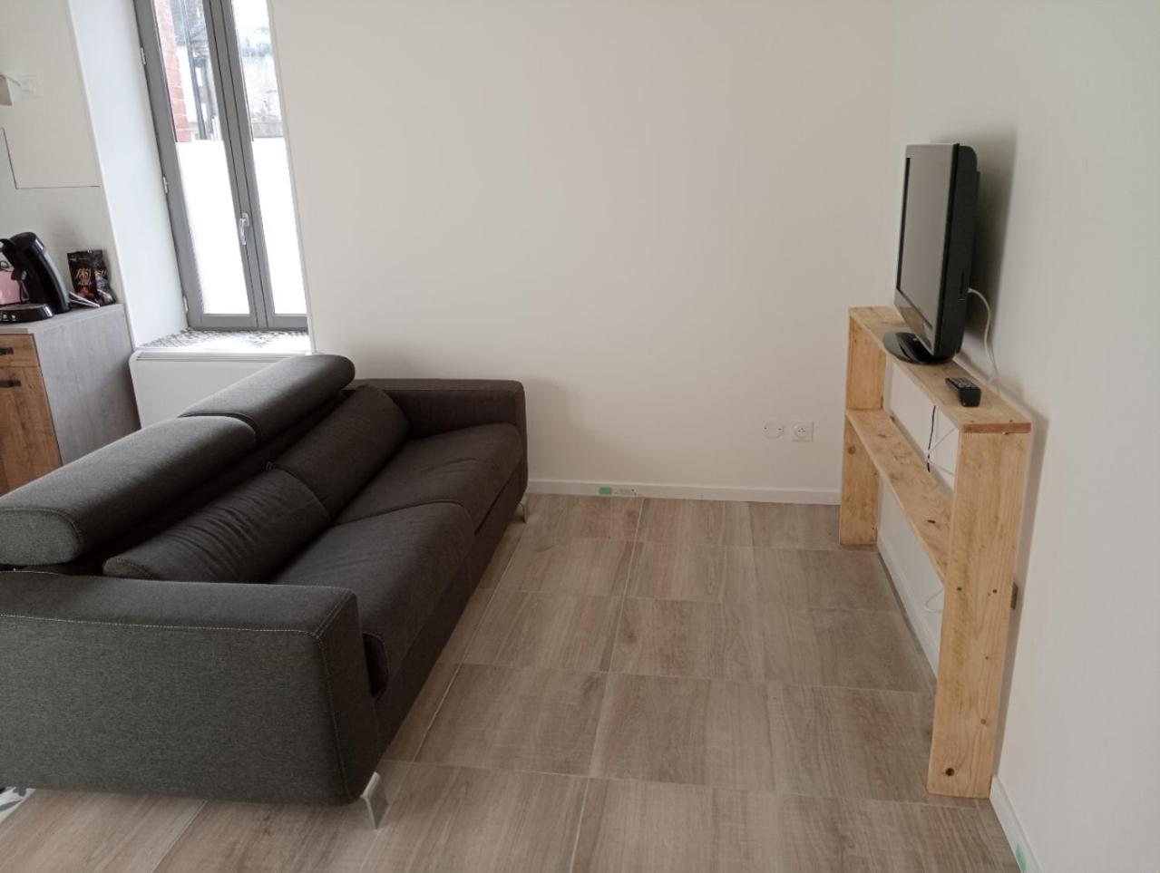 Appart Proche Toutes Commodites Souvigny Exteriör bild